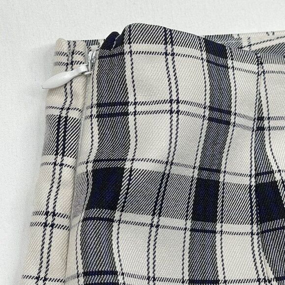 Princess Polly Euros Plaid Pants - Picture 11 of 14
